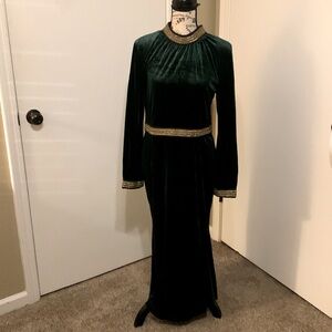 Kaimilan Green velvet dress